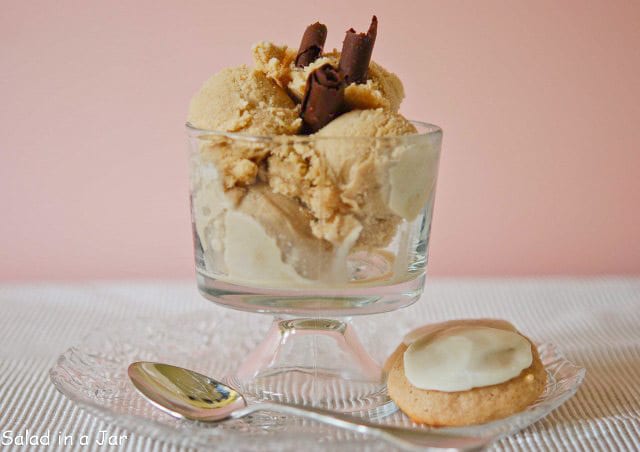 Coffee Ice Cream served with a cookie