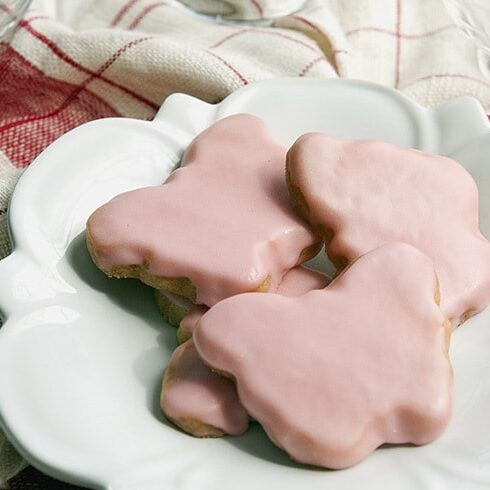 Simple Iced Shortbread Cookies: Pink for Fun