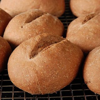 STEAKHOUSE ROLLS