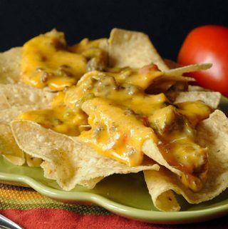 EASY NACHO MEAT AND CHEESE DIP