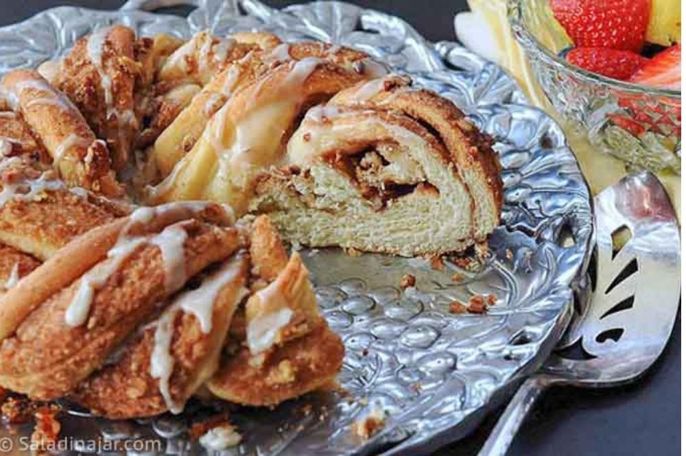 sliced twisted cinnamon roll