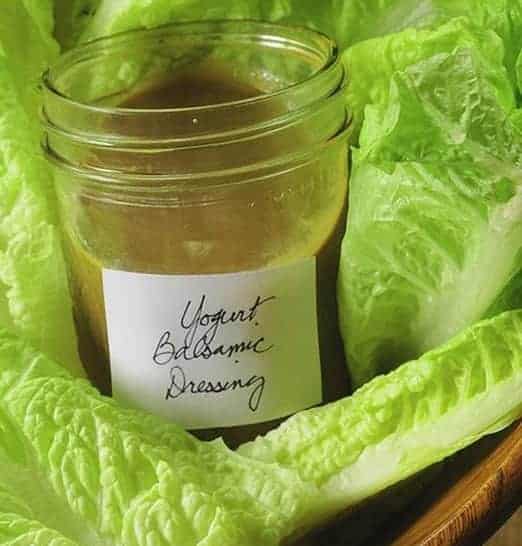 een caloriearm salade dressing recept op smaak gebracht met balsamico en yoghurt