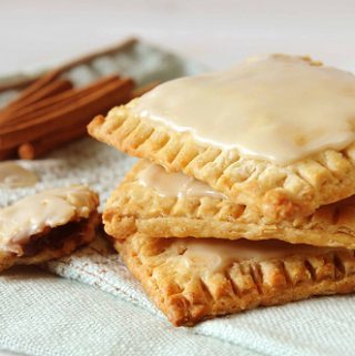 BROWN SUGAR-CINNAMON OATMEAL POP-TARTS