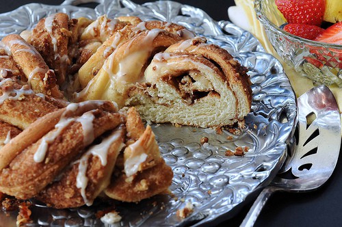 Twisted Cinnamon-Pecan Breakfast Yeast Bread