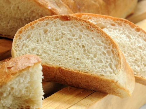https://saladinajar.com/wp-content/uploads/2010/09/Crusty-French-Bread-500x375.jpg