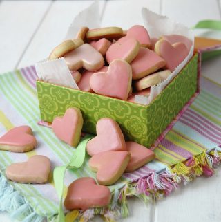 ICED SHORTBREAD COOKIES