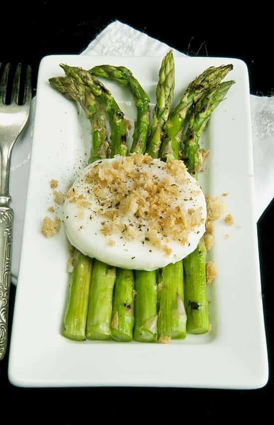 GRILLED ASPARAGUS WITH POACHED EGG AND TOASTY CRUMBLES