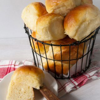 SWEET HAWAIIAN-STYLE ROLLS