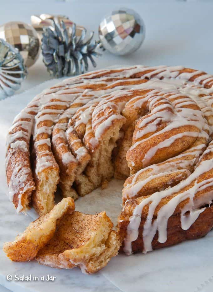 A Texas-Sized Cinnamon Roll from a Bread Machine