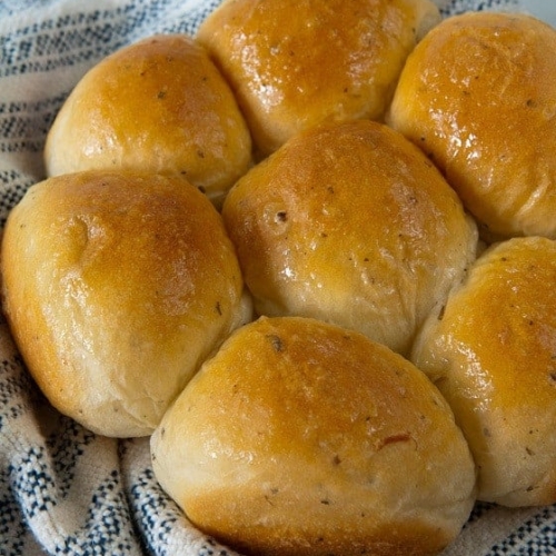 How To Make Herb Dinner Rolls with Garlic (Bread Machine)