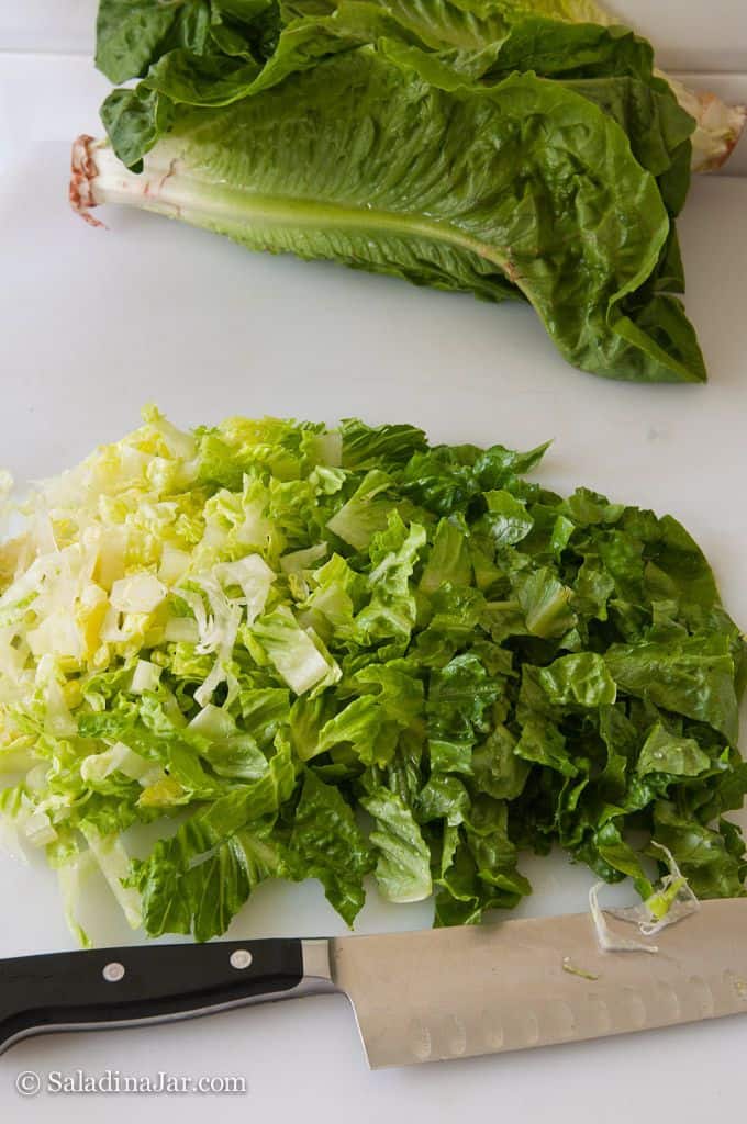 An Amazing Way To Make Chopped Lettuce Last Longer   How To Make Salad In A Jar 4 