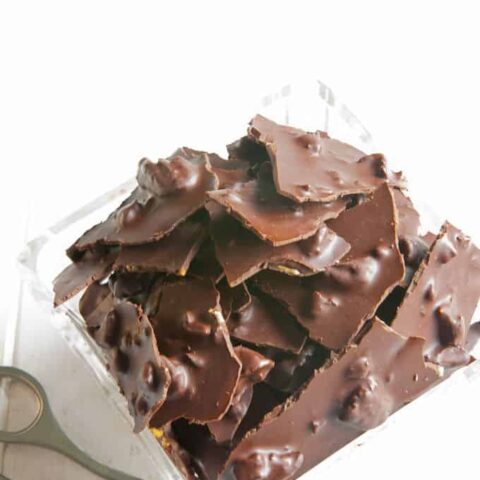 Spicy Dark Chocolate-Pecan Bark