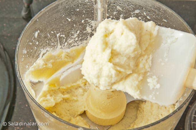 finished cauliflower in food processor