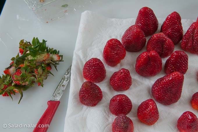 cleaning fresh strawberries
