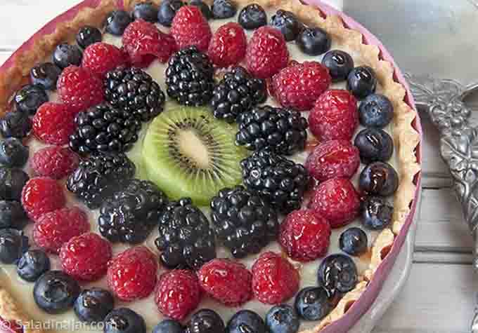 variation--a full-size fruit tart with vanilla pastry cream filling