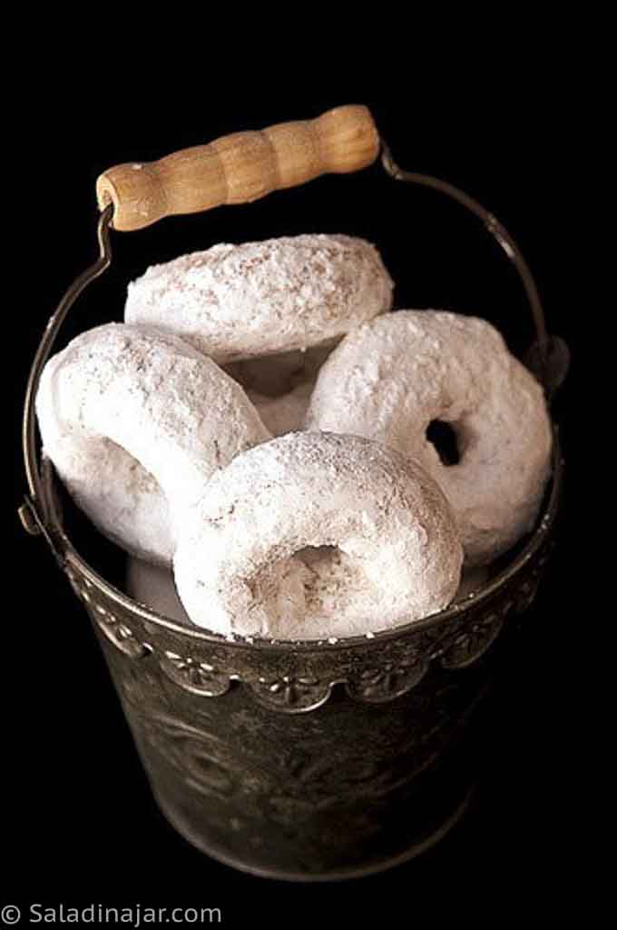 https://saladinajar.com/wp-content/uploads/2019/08/Baked-whole-wheat-donuts-5.jpg