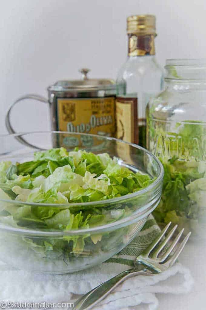 lettuce that was vacuum-sealed in a repurposed spaghetti sauce jar 8 days ago. no brown edges