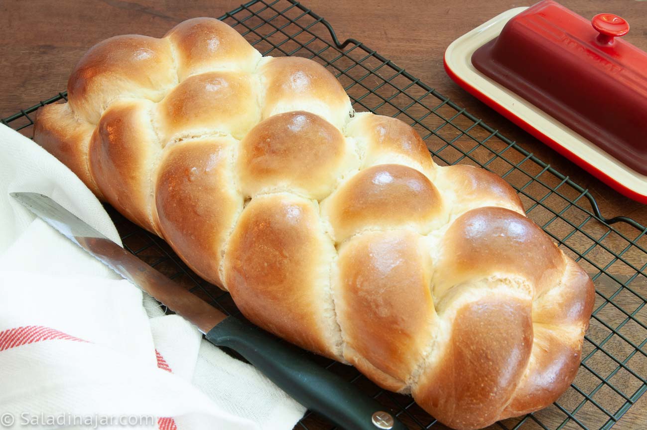 https://saladinajar.com/wp-content/uploads/2020/10/Bread-Machine-Challah-saladinajar.com-18.jpg