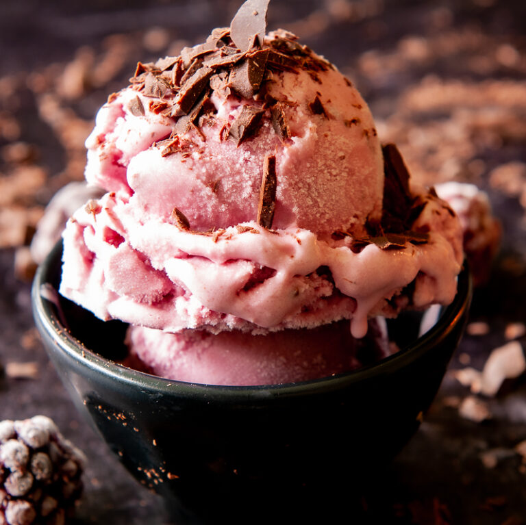 Homemade Blackberry Ice Cream With Chocolate Flakes (Small Batch)