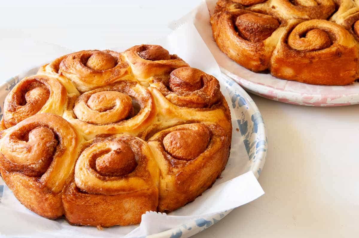 Baked rolls without icing.